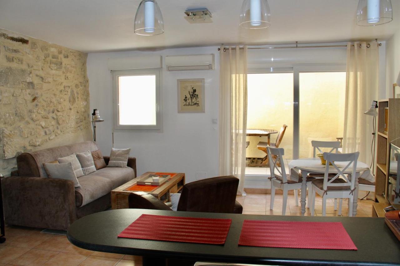 Agreable Maison De Ville Eyragues Exteriér fotografie