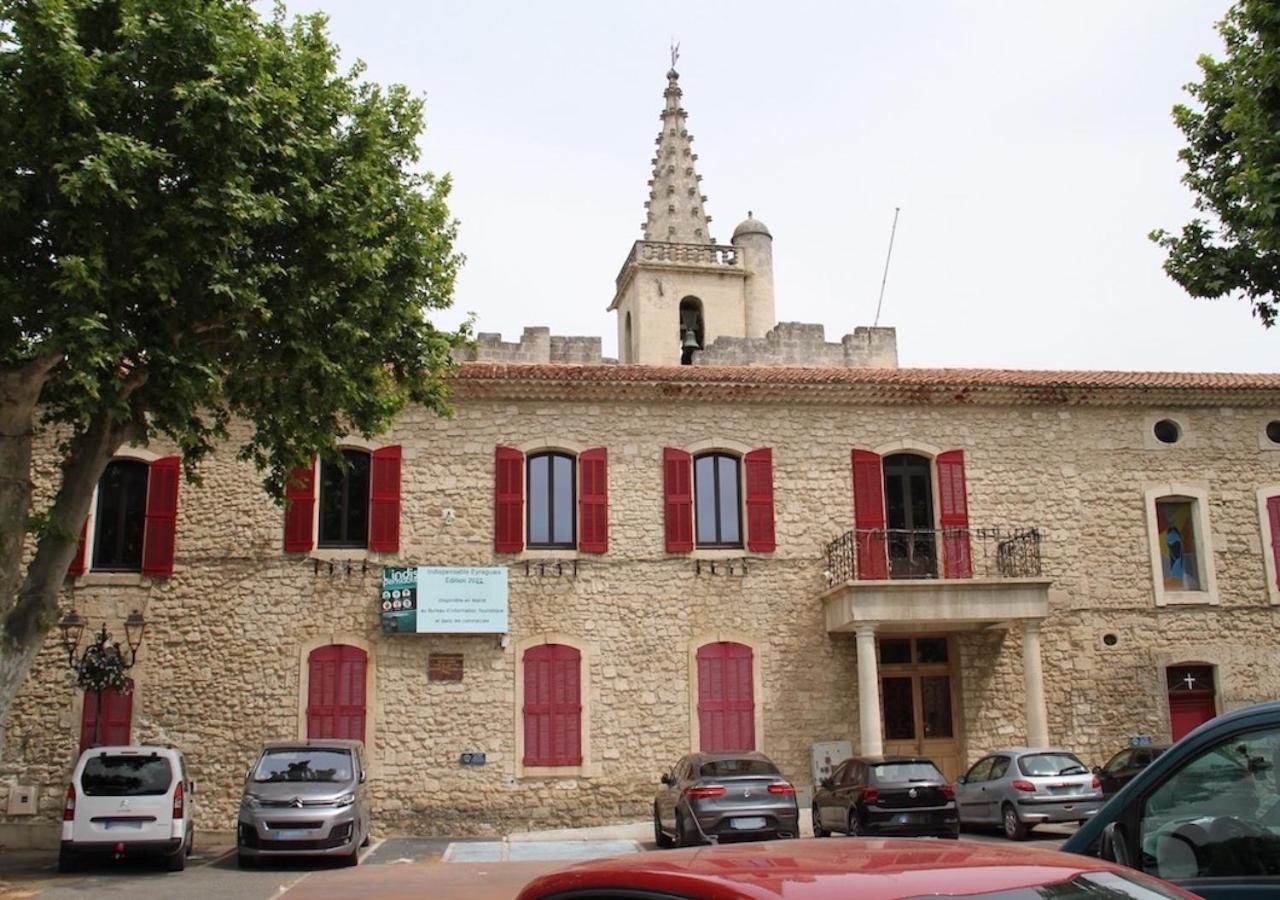 Agreable Maison De Ville Eyragues Exteriér fotografie